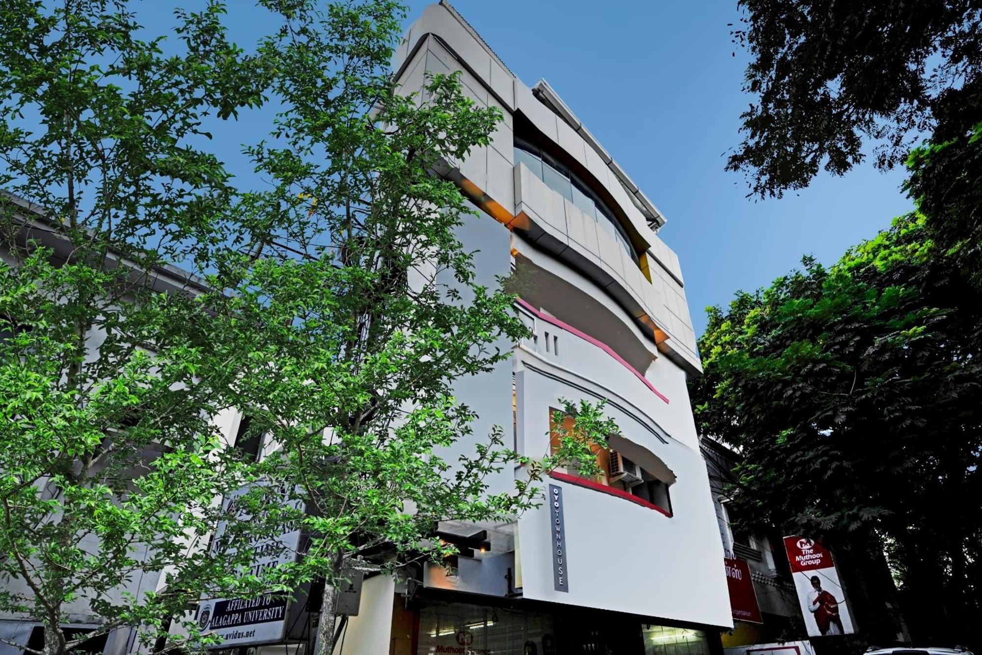 Super Townhouse G Silver Near Us Biometric होटल 4*