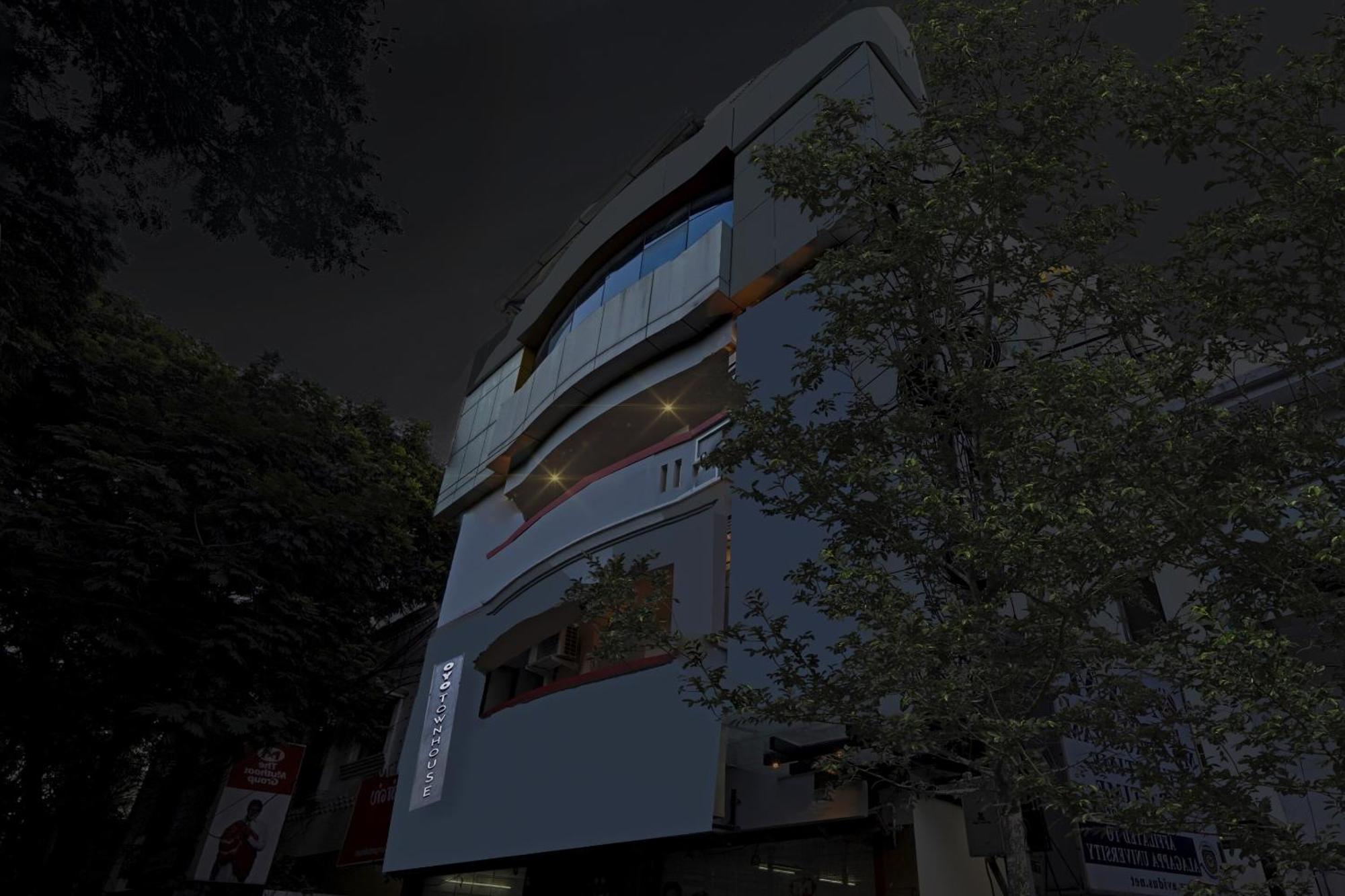 Super Townhouse G Silver Near Us Biometric होटल Chennai